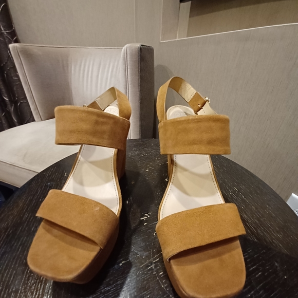 NEW TORY BURCH PLATFORM SUEDE WEDGE SHOES - Picture 2 of 4